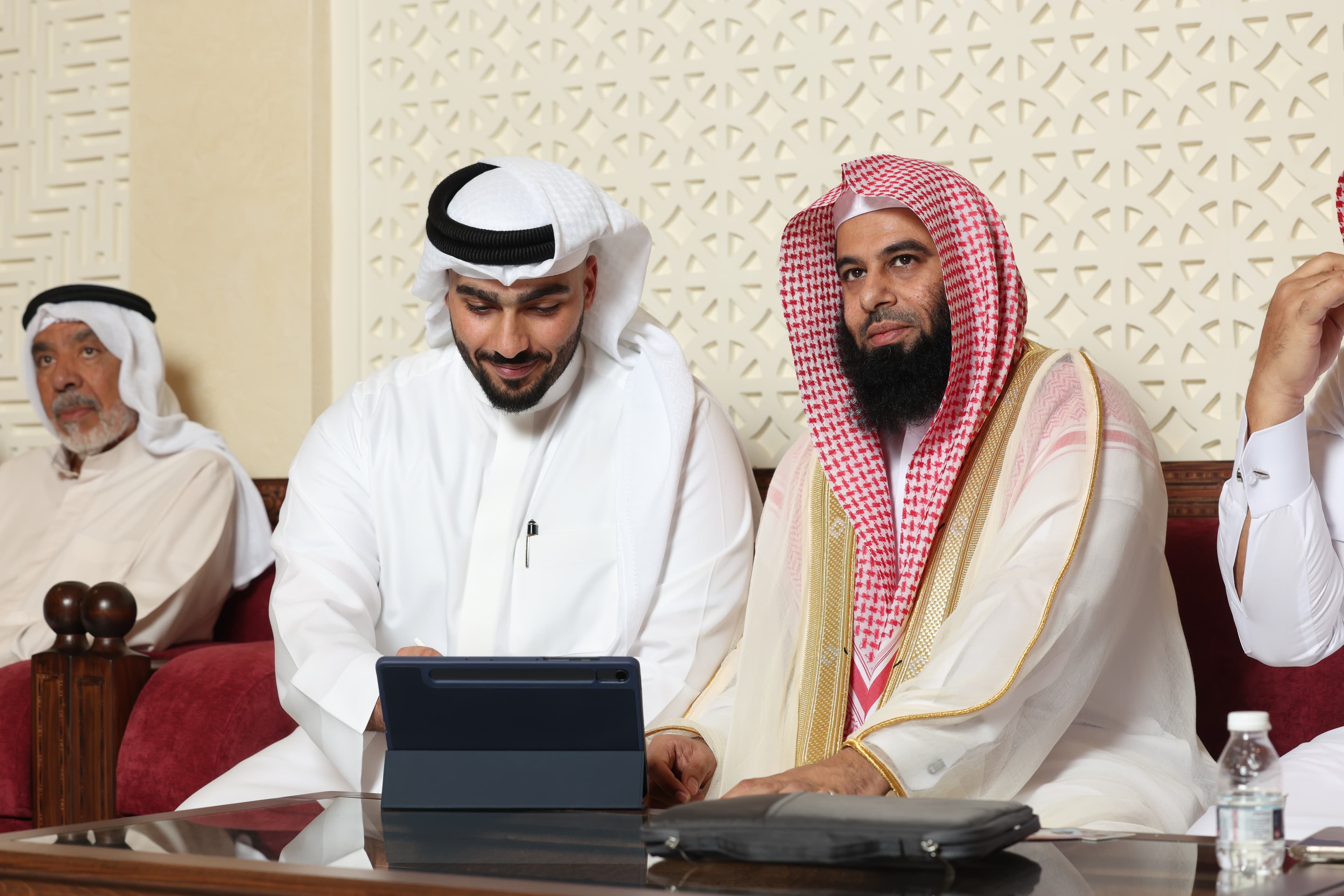 غلاف عقد قران أحمد الهاجري